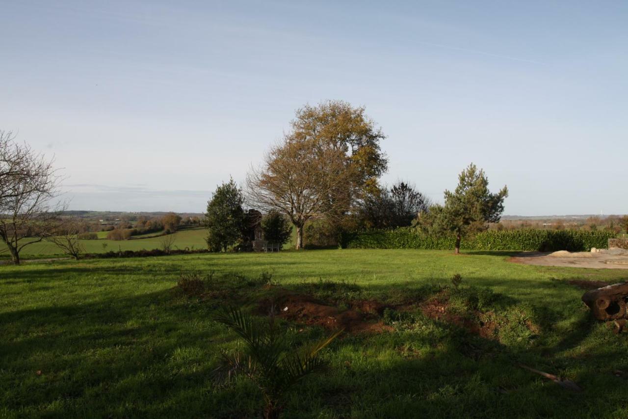 Aux Charmes D'Antan Hotell La Pommeraie-sur-Sèvre Eksteriør bilde